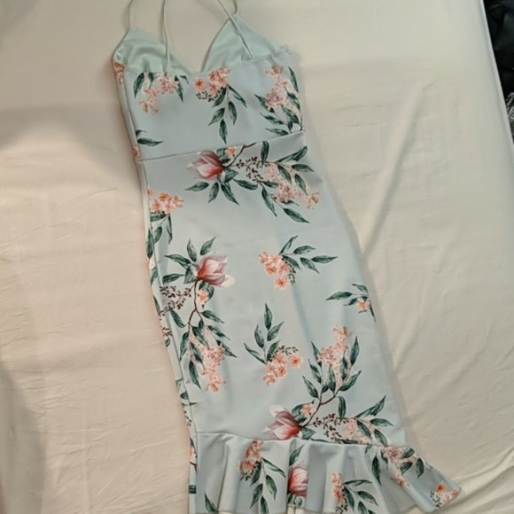 MISSGUIDED Floral Dress - Picture 4 of 5